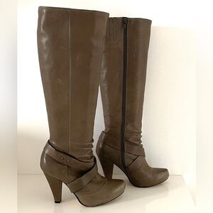 Seychelles Tall Grey Brown Boots Size 7.5
